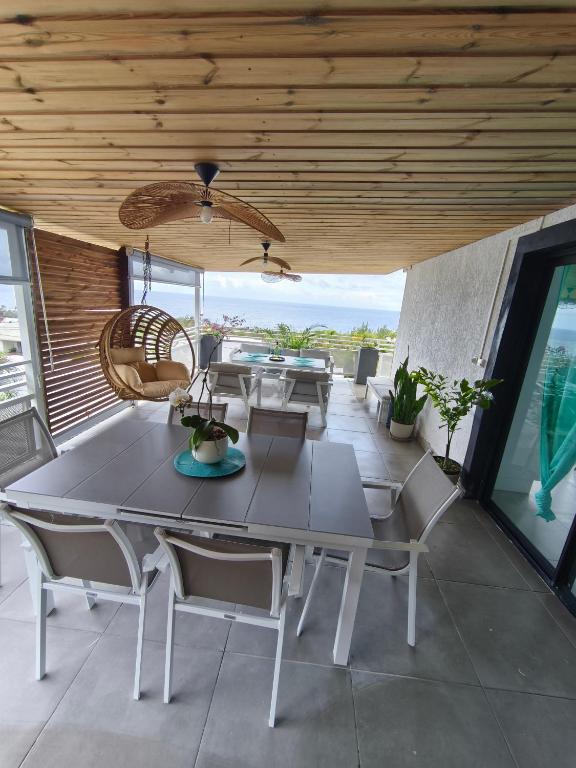 Terrasse vue mer Cap'Vanille